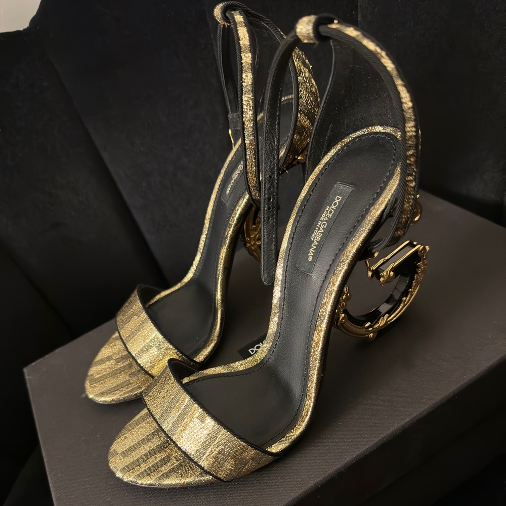 Jacquard Sandals With Baroque D&G Heel